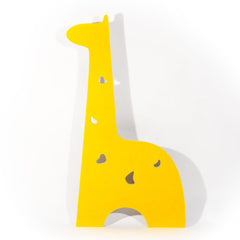 Schallabsorber aus PET Vlies, gelb kaschiert, in Form einer Giraffe.
