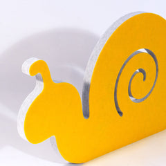Schallabsorber aus PET Vlies, gelb kaschiert, in Form einer Schnecke.