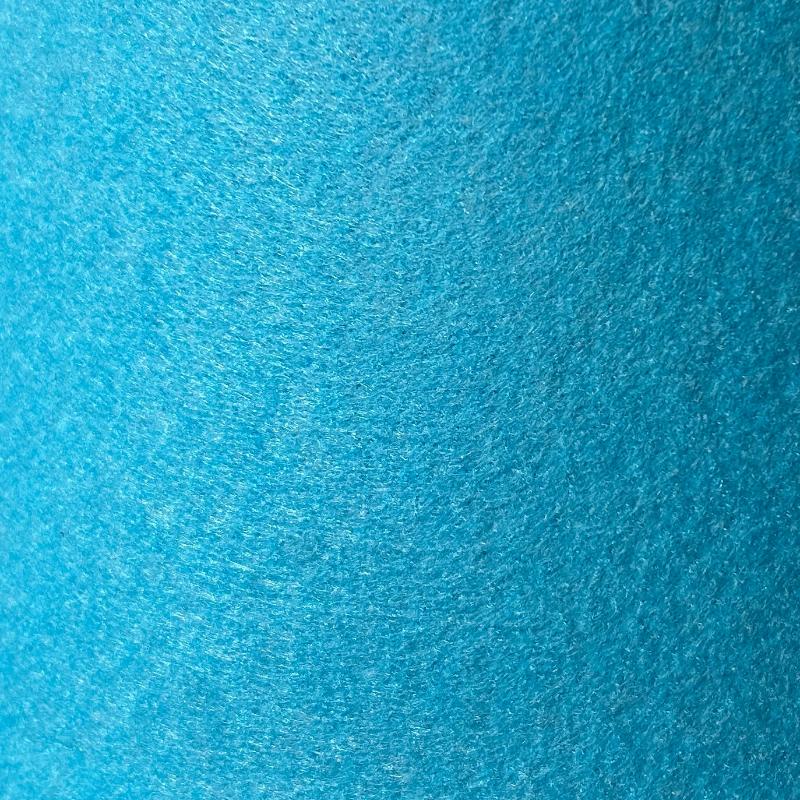 Farbkarte für das Kaschiermaterial in hellblau.